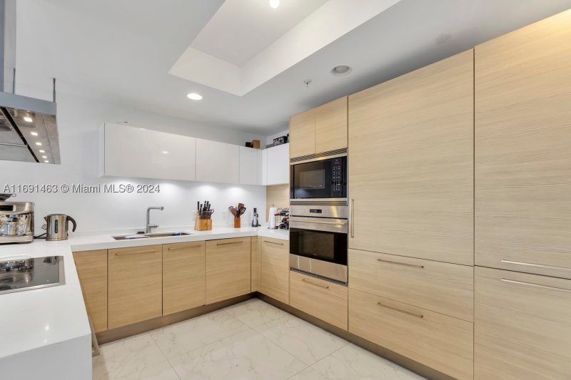 Condo for sale at Marina Palms Yacht Club 1404