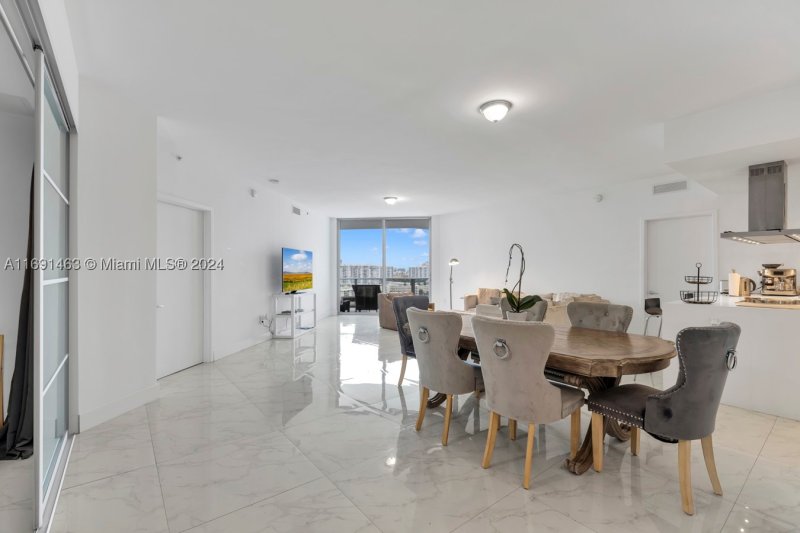 Condo for sale at Marina Palms Yacht Club 1404