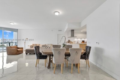 Comprar apartamento en Marina Palms Yacht Club 1404