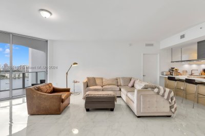 Comprar apartamento en Marina Palms Yacht Club 1404