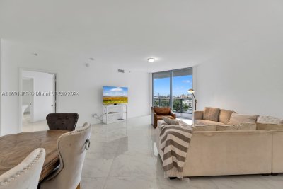 Comprar apartamento en Marina Palms Yacht Club 1404