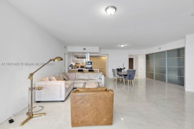 Comprar apartamento en Marina Palms Yacht Club 1404