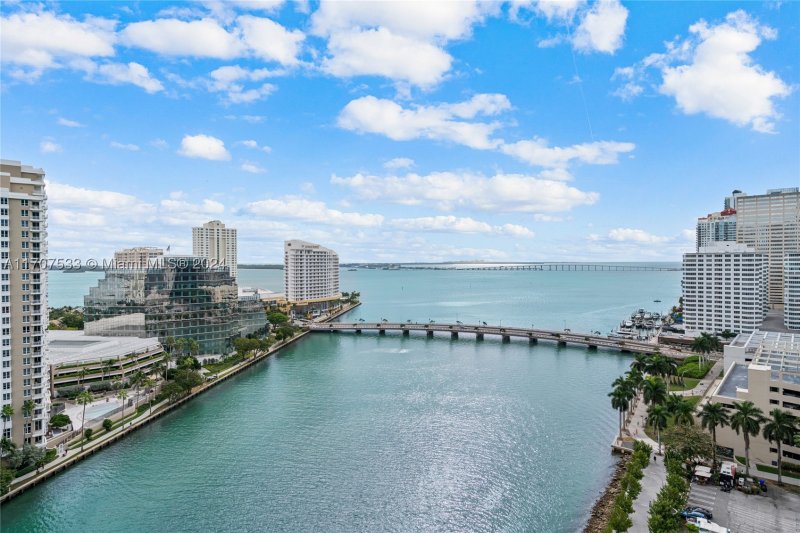 Comprar apartamento no Icon Brickell Tower II 1702