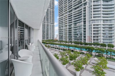 Comprar apartamento no Icon Brickell Tower II 1702
