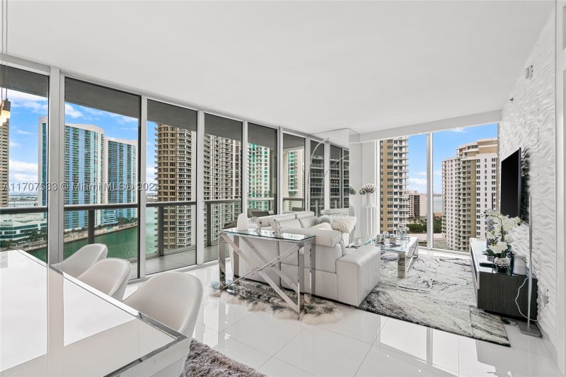 Comprar apartamento no Icon Brickell Tower II 1702