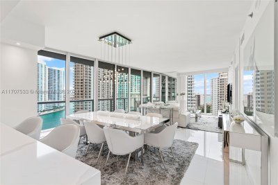 Comprar apartamento no Icon Brickell Tower II 1702