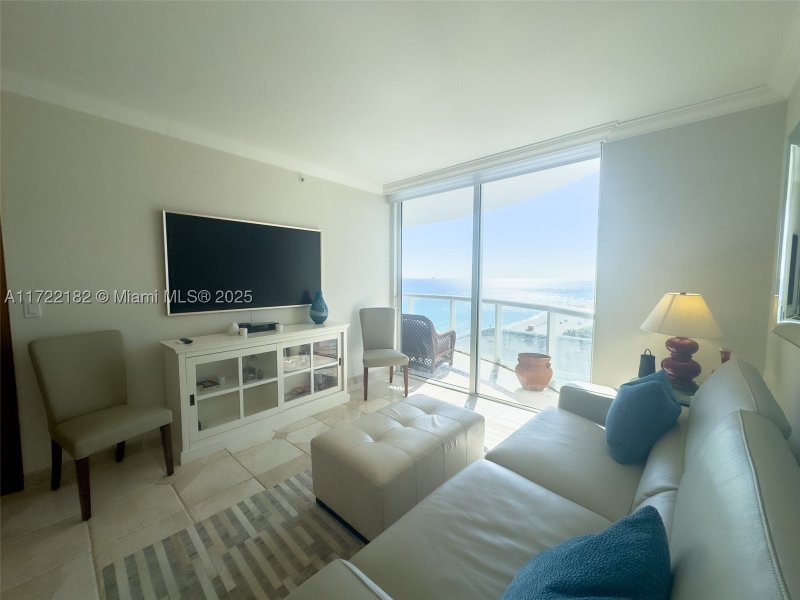 Apartment for rent at Akoya 1506