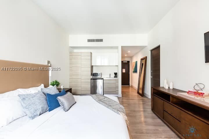 Condo for sale at Costa Hollywood S228