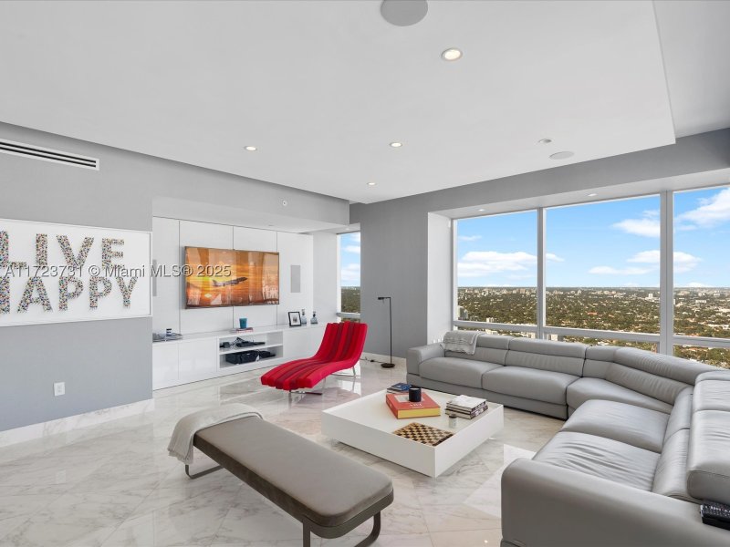 Condo for sale at Four Seasons Millenium Tower I 52BC