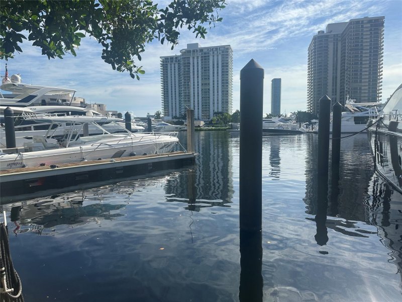 Comprar apartamento no The Yacht Club at Aventura