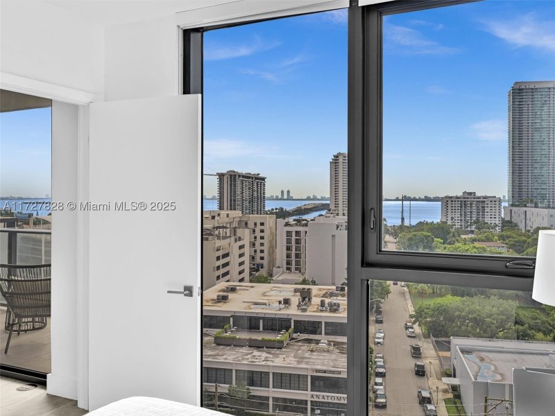 Apartment for rent at Hyde Midtown 1005