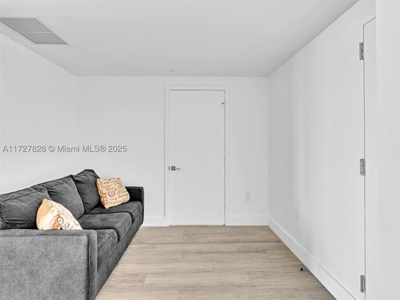 Apartment for rent at Hyde Midtown 1005