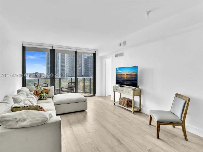Apartment for rent at Hyde Midtown 1005