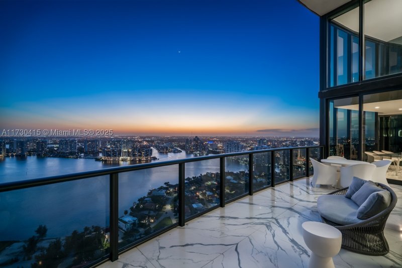 Condo for sale at Porsche Design Tower 4203