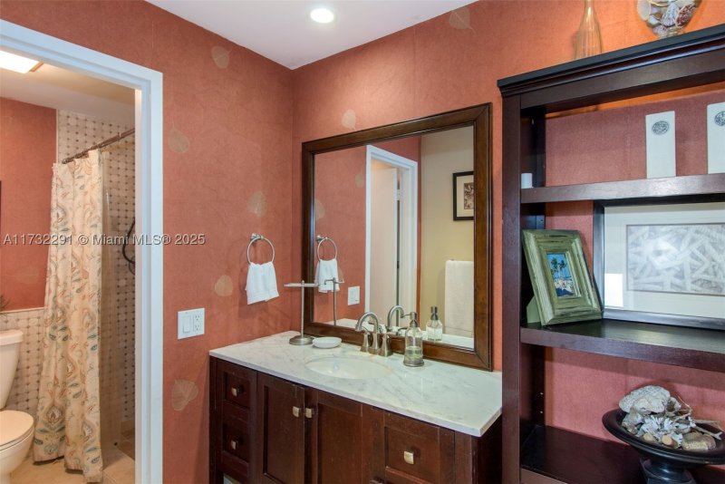 Apartment for rent at Alexander Towers 1206
