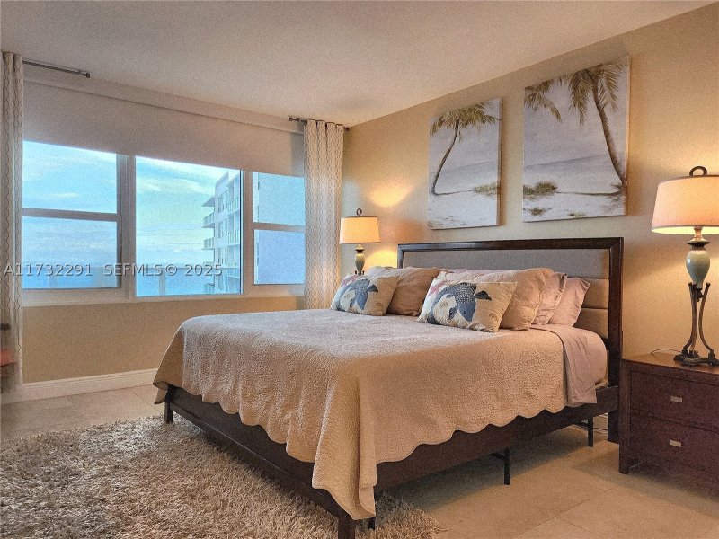 Apartment for rent at Alexander Towers 1206
