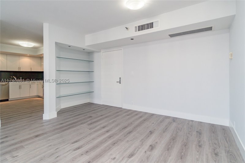 Condo for sale at Mystic Pointe 500 1513