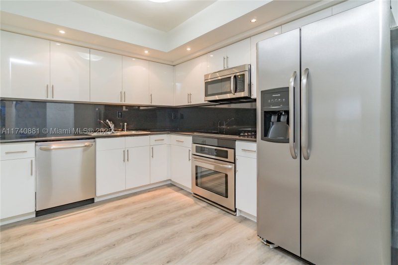 Condo for sale at Mystic Pointe 500 1513