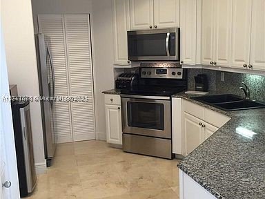 Apartment for rent at One Tequesta Point 600
