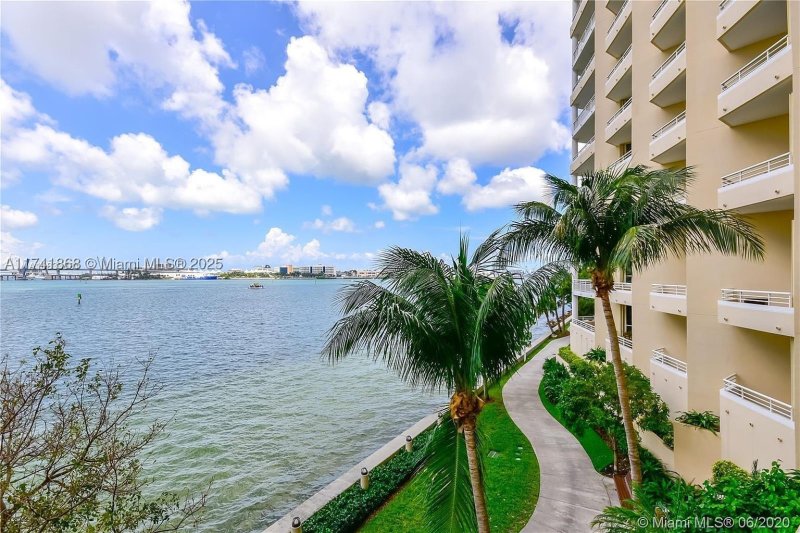 Apartment for rent at One Tequesta Point 600
