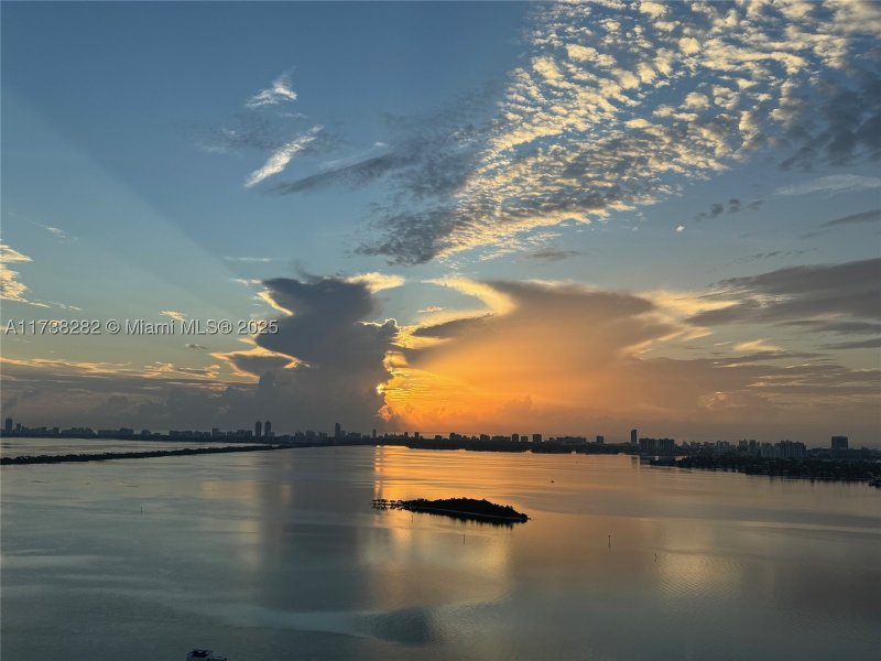 Condo for sale at Paramount Bay 3307