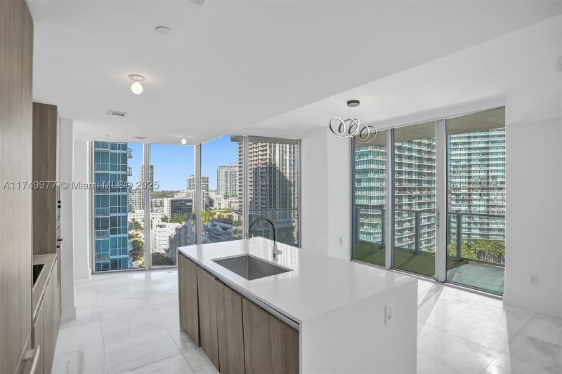Comprar apartamento en Biscayne Beach 1601