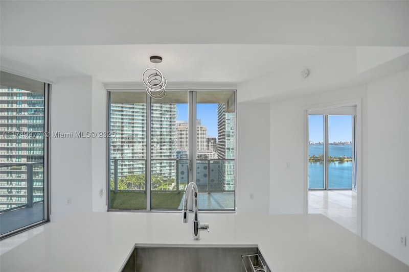 Comprar apartamento en Biscayne Beach 1601