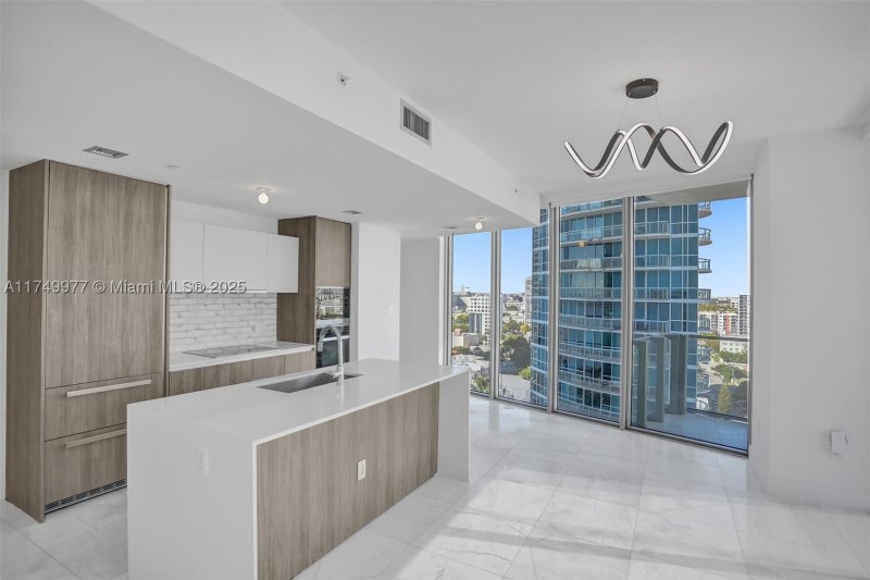 Comprar apartamento en Biscayne Beach 1601