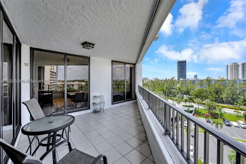Condo for sale at Anchor Bay Club 108