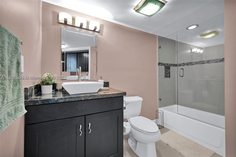 Condo for sale at Anchor Bay Club 108