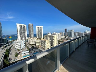 Comprar apartamento no Beachwalk T2202