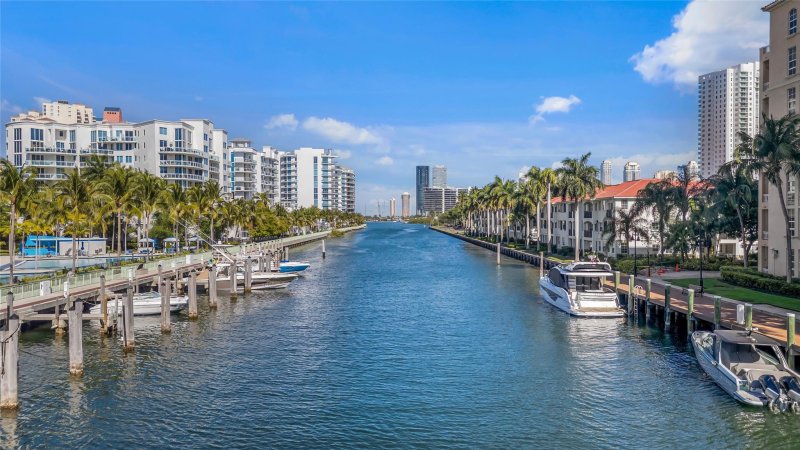 Comprar apartamento no Alaqua 111