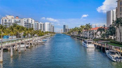 Comprar apartamento no Alaqua 111