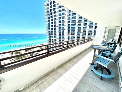 Aluguel de apartamento no Alexander Towers 1421