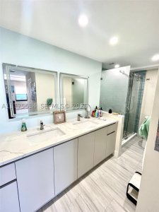 Aluguel de apartamento no Alexander Towers 1421