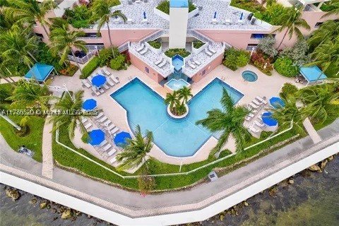 Apartment for rent at Hidden Bay 610