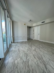 Aluguel de apartamento no Hidden Bay 610