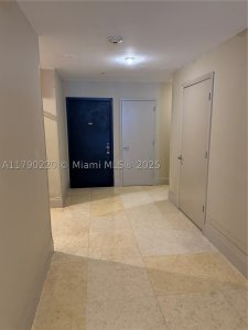 Comprar apartamento en Bayshore Place 103A1