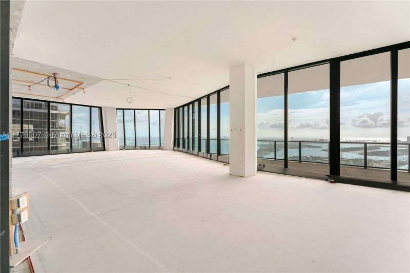 Comprar apartamento en One Thousand Museum 5801