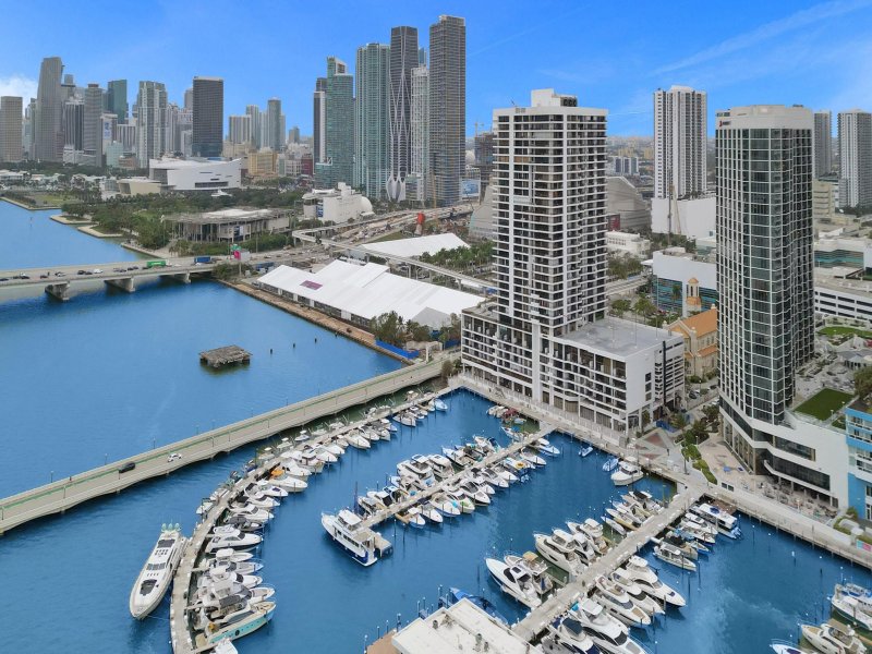 Condo for sale at The Venetia T4(704)