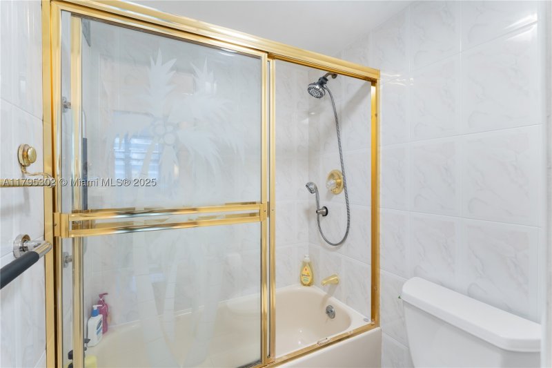 Comprar apartamento en 9500 Oceans Condo 301