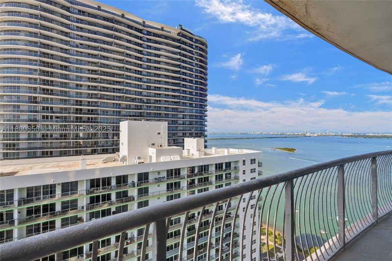 Condo for sale at Opera Tower 4007