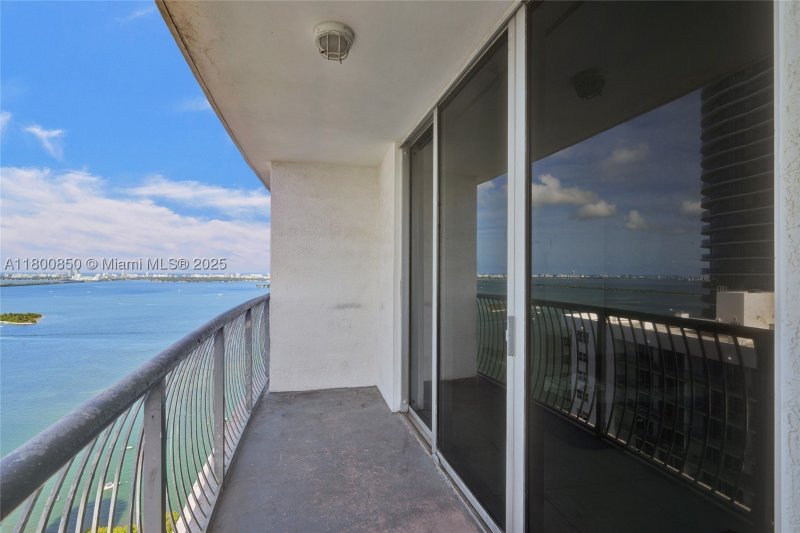 Condo for sale at Opera Tower 4007