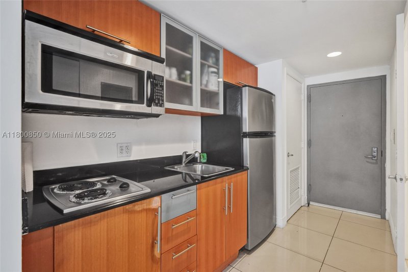 Condo for sale at Opera Tower 4007