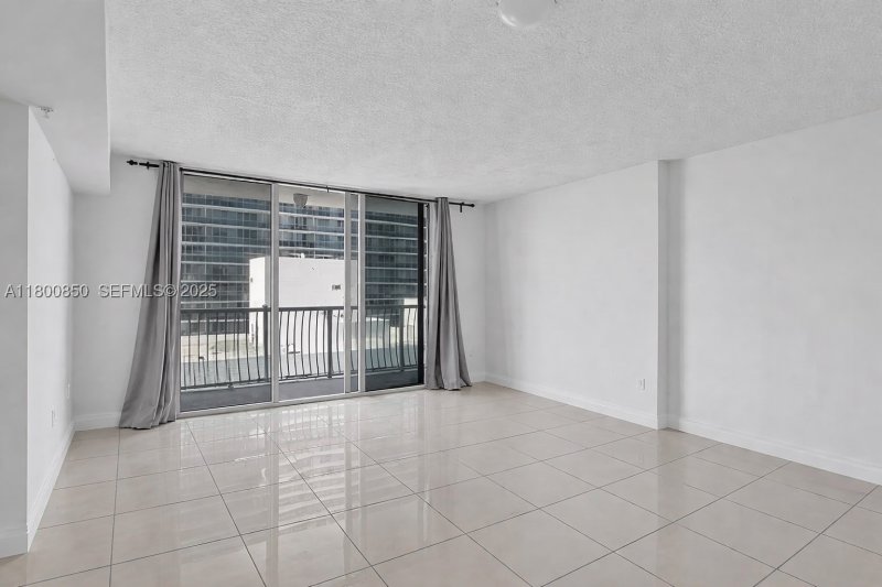 Condo for sale at Opera Tower 4007