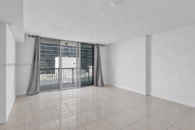 Comprar apartamento en Opera Tower 4007