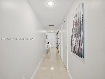 Comprar apartamento no Beach Club Two 5009