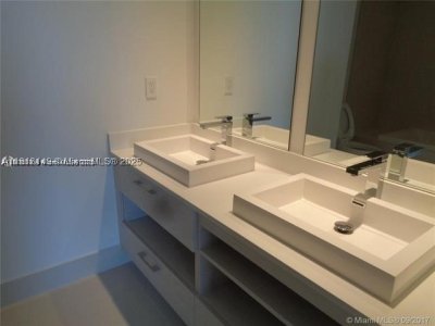 Comprar apartamento en Brickell Heights East 2709