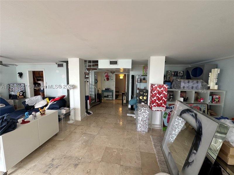 Comprar apartamento en Charter Club Condos PH14
