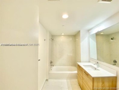 Comprar apartamento en The Harbour 702